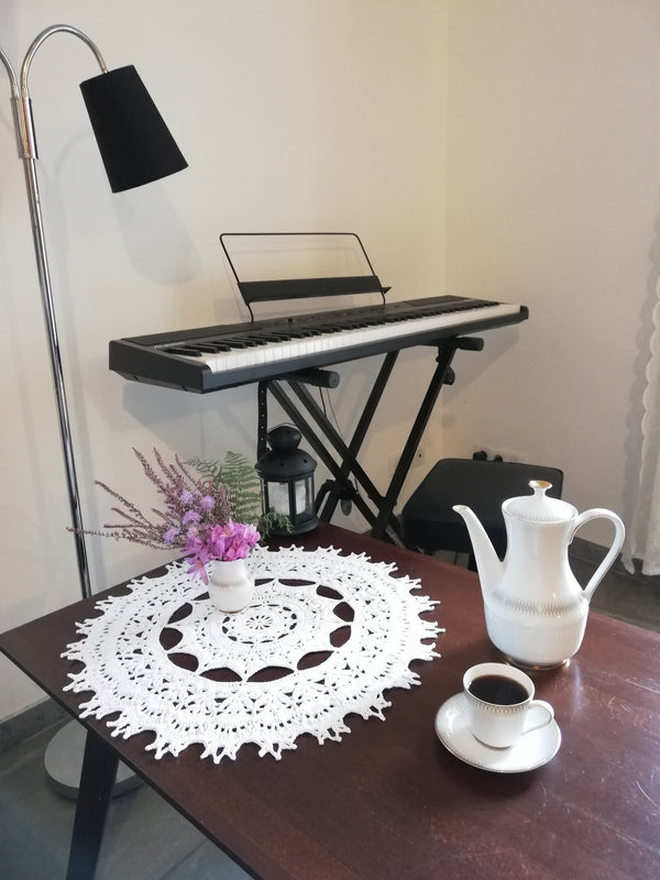 Round white doily 45cm, crochet classic cotton doily, lace vintage doily handmade sousplat, lace small tablecloth