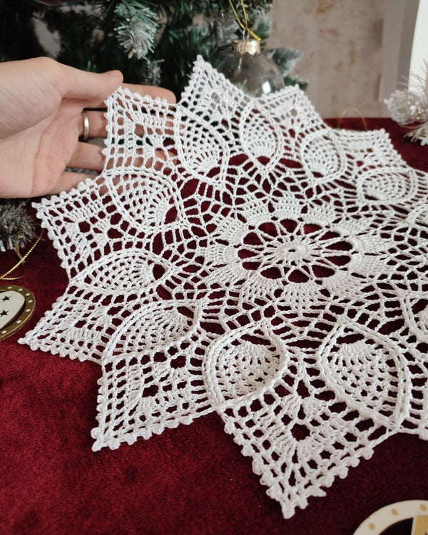 White crochet doily 30cm, classic round centrepiece, vintage style handmade placemat
